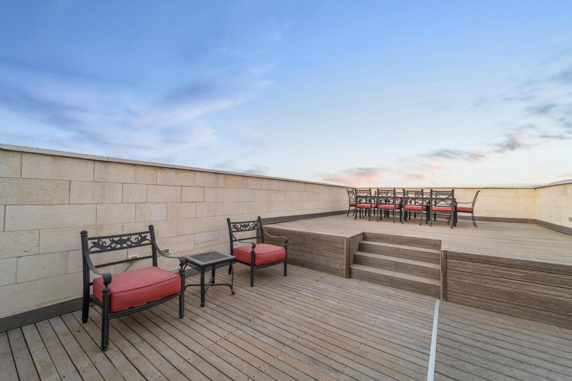 Isrentals Haneviim - Aparthotel In City Center Єрусалим Екстер'єр фото